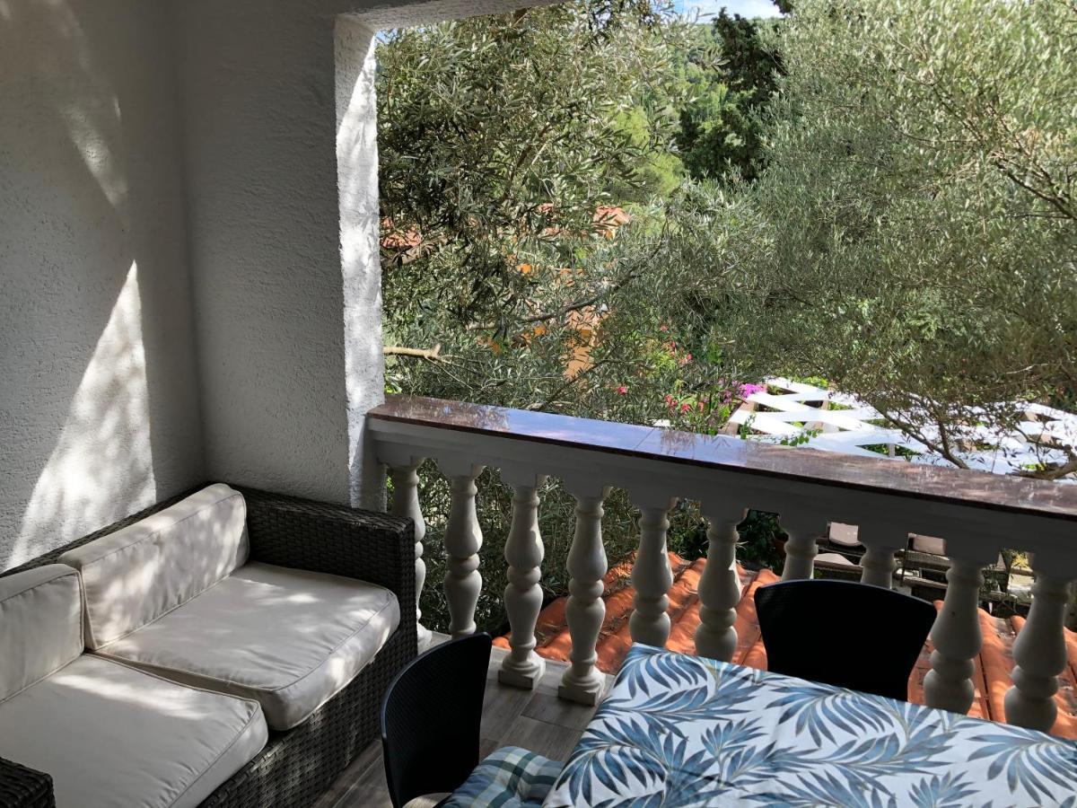 Guesthouse Vila Ruzmarin Ždrelac Exteriör bild