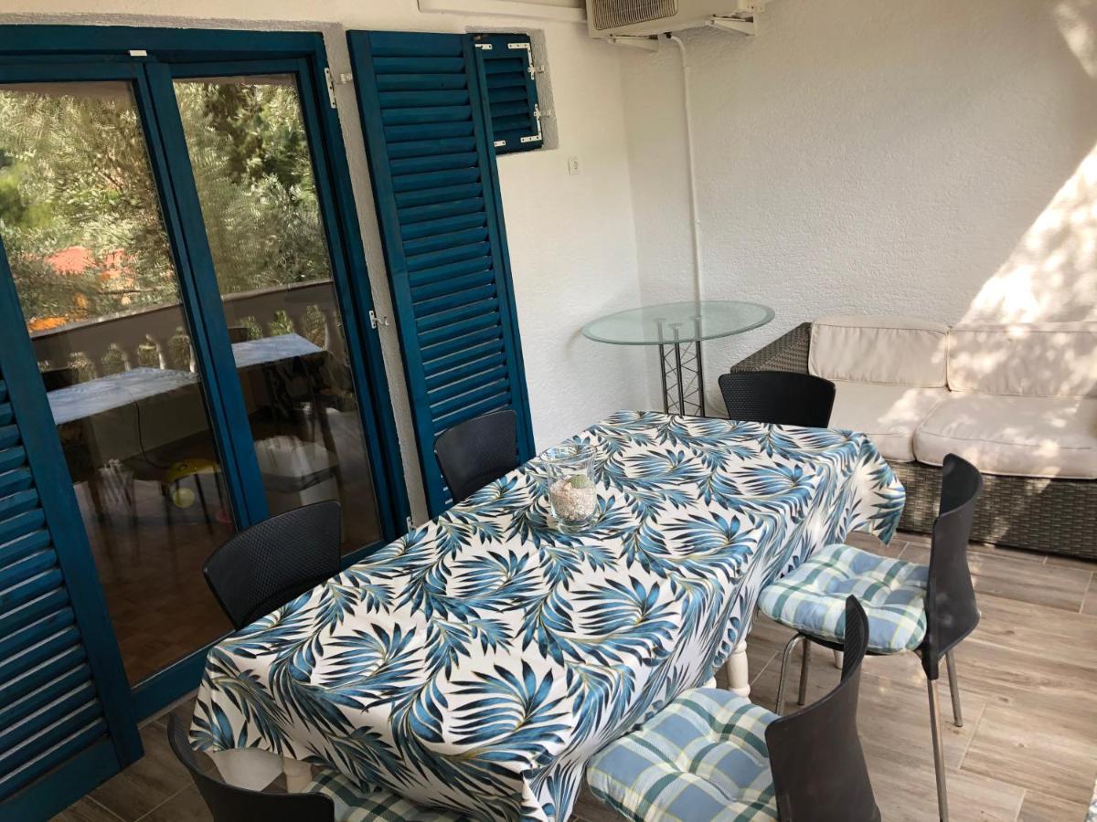 Guesthouse Vila Ruzmarin Ždrelac Exteriör bild
